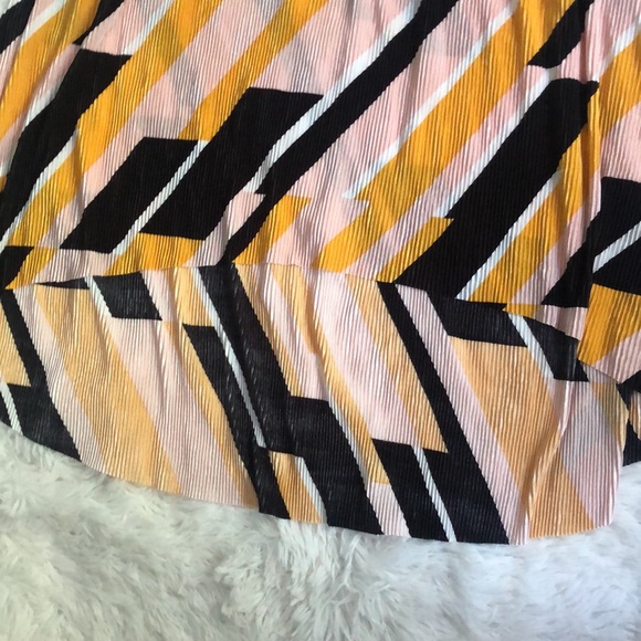 Lane Bryant NWT Geo Textured High Low Skirt - Picture 8 of 8